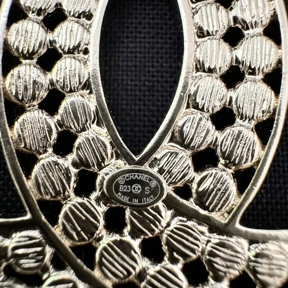 CHANEL 23S CLASSIC GOLD TONE LARGE BIG CC LOGO CRYSTALS CRYSTAL BROOCH PIN